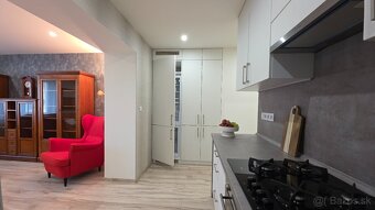 ⌂ Predaj trojizbový byt 68m2/ staré sídlisko Prievidza - 10