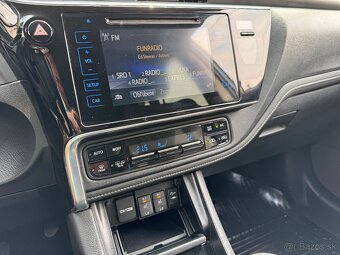 Toyota Auris combi 1.6 97kW, 2017, SK auto,100000km - 10
