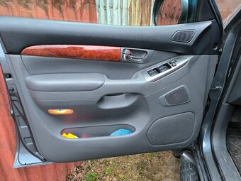 Toyota landcruiser 120 - 10