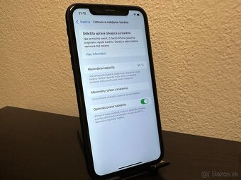 iPhone XR 128Gb black - 10