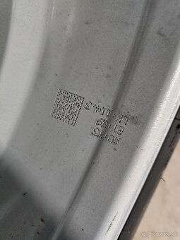 Zánovná Zimná Sada Toyota+Dunlop 215/60 R16 - 10