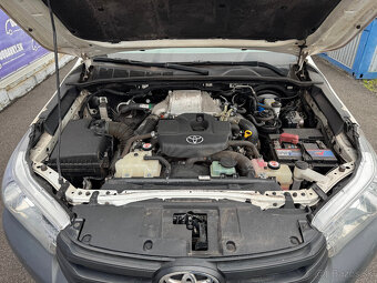 Toyota Hilux DC 2.4 I D-4D Live - 10