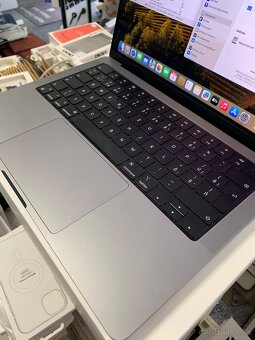 Apple Macbook Pro 14” M2 Max 32gb ram 1tb ssd - 10