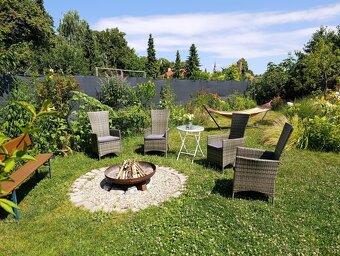 Rodinný dom na predaj s veľkým hangárom a garážou - 10