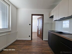 Moderný luxusný komplet zrekonštruovaný 2+kk izbový byt. - 10