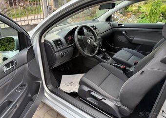 Volkswagen Golf 1,4i klima , Dobrý stav benzín manuál 55 kw - 10