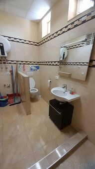 Polyfunkčný/Bytový priestor na prízemí v BB - 89 m2 - 10