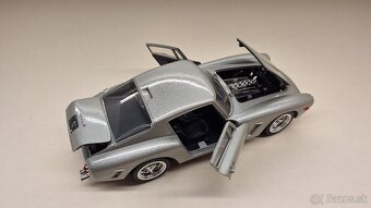 1:18 FERRARI 250GT BERLINETTA - 10