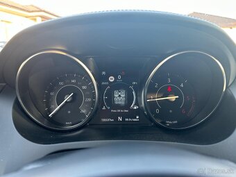Jaguar E-Pace 2.0D AWD S | 2019 | 135 537 km | Automat - 10