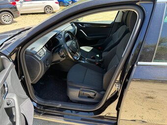 Škoda Octavia Combi 2.0 TDI 184k Style DSG 4x4 - 10