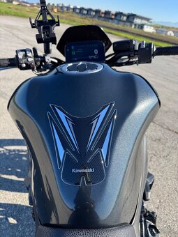 Kawasaki Z900 A2 2025 Akrapovic Záruka do 2029 - 10