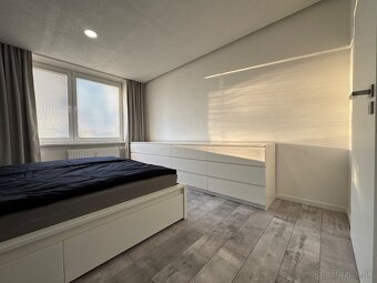 Predám 2-izbový byt v centre mesta s výťahom - Rezervovaný - 10