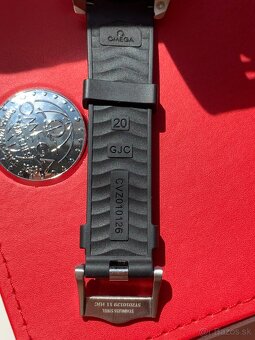 Omega Seamaster 007 “On Her Majesty’s Secret” 42mm - 10