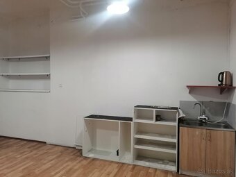 na predaj nebytový komerčný priestor - Handová - 10