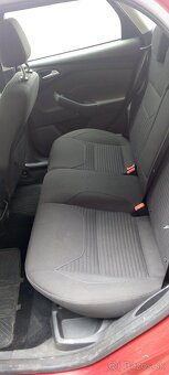 FORD FOCUS - 10