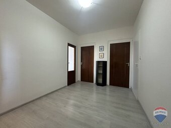 NA PRENÁJOM priestranný bezbariérový 3-izbový byt, Dubnica n - 10
