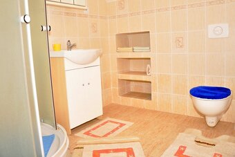 Prerobený 4-izbový RODINNÝ DOM, pozemok 675 m2, Diviaky - 10