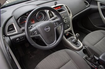 Opel Astra J 1.4 74 kW - 10