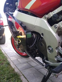 Kawasaki zx9r - 10