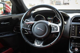 Jaguar XE 2.0 I4D 180k R-Sport AWD AT - 10