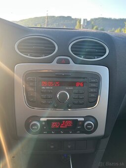 Ford Focus 1.6 - 10
