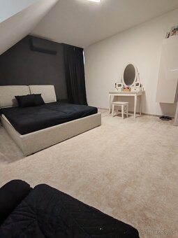 6-izbový rodinný dom, 240m2, 3x garáž, bazén - 10