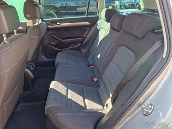 Volkswagen Passat Variant 2.0 TDI BMT Business Comfortline D - 10