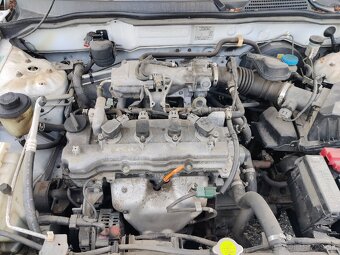 Predam nissan almera - 10