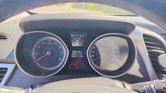 Hyundai i30 CW 1.6i MPI 16V DOHC Family - 10