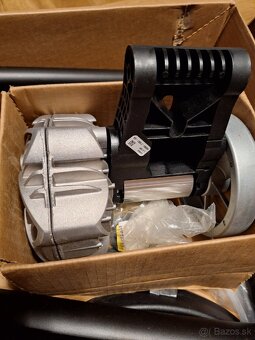 Cyklo Trenažér SARIS fluid2 a podložka pod koleso - 10