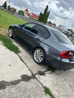 BMW 318D - 10