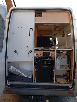 Obytná dodávka Mercedes Benz Sprinter 213 cdi - 10