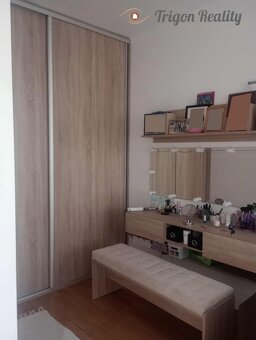 KOMÁRNO, Železničná - tehlový atypický 2,5 izbový byt - 10