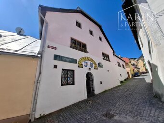 V centre Banskej Štiavnice rodinný dom s parkovaním vo dvore - 10
