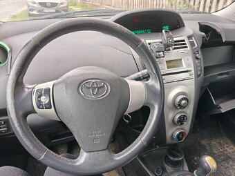 Toyota yaris - 10