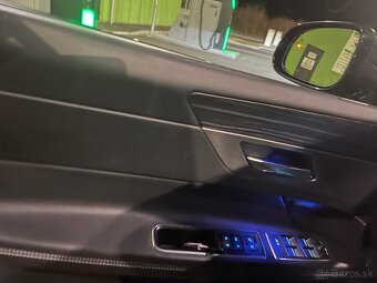 Jaguar XF S - 10