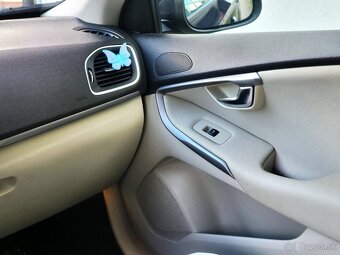 Volvo V40 D4 AT 5 valec 113tis km - 10