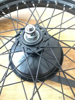 KOLA NA STARÝ MOTOCYKL ARIEL 500 PO RENOVACI - 10