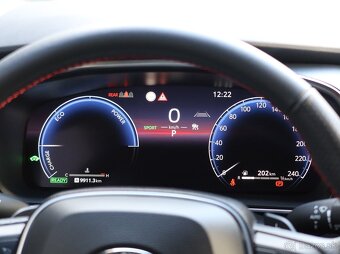 Corolla 2.0 GR SPORT, kúpená v SR, len 9900km,v záruke - 10