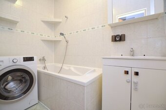 NA PREDAJ | 3 izbový byt s balkónom, 75 m2, CENTRUM - 10