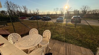 Kompletne zariadený 2-izbový byt s predzáhradkou – Rajka - 10