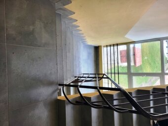 Výborný, veľký , slnečný byt v centre - nízky nájom - 10