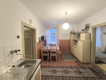 VKUSNE REKONŠTRUOVANÁ S CITOM ZARIADENÁ SLNKOM ZALIATA CHATA - 10