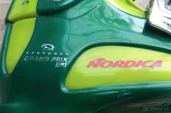 Lyžiarky Nordica a Lowa . - 10