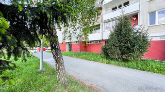 EXKLUZÍVNE | Priestranný 4-izbový byt s balkónom na sídlisku - 10