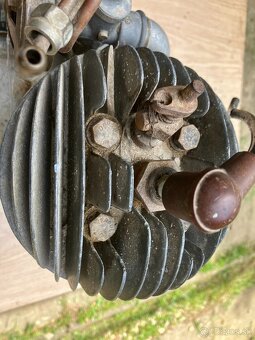 predvojnový motor JLO - 10