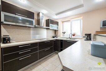 Výnimočný 4 izbový byt Staré Mesto Prievidza 120 m2 - 10
