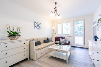 Zariadený, zrekonštruovaný 4 izb.byt 79 m2, balkón, pivnica. - 10