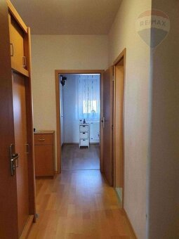 PRENÁJOM: 3IZBOVÝ KOMPLETNE ZARIADENÝ BYT - ZÁHRADNÍCKA UL. - 10