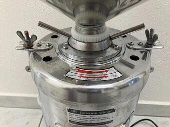 Elektrický mlynček na orieškové maslo - 10